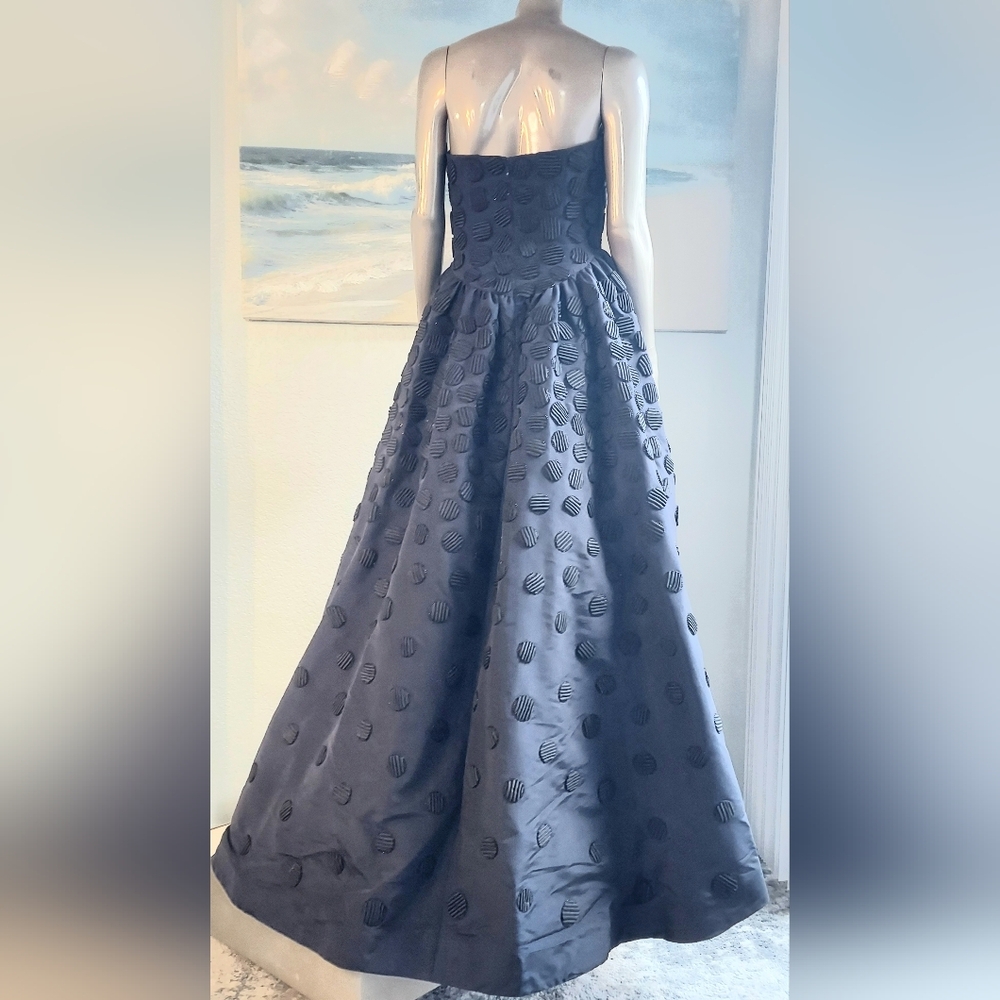 $8,000 OSCAR DE LA RENTA SILK BLUE EXCLUS BEAD EMBROID RUNWAY GOWN US 8 - Picture 10 of 16